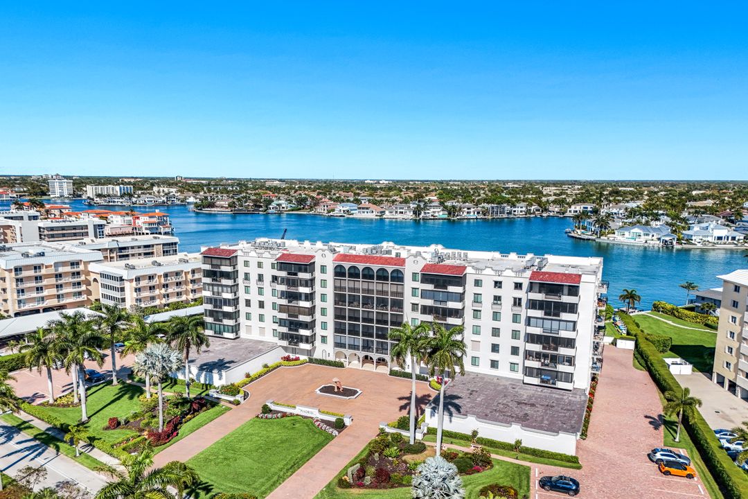 3430 Gulf Shore Blvd N #2 - I, Naples, FL 34103