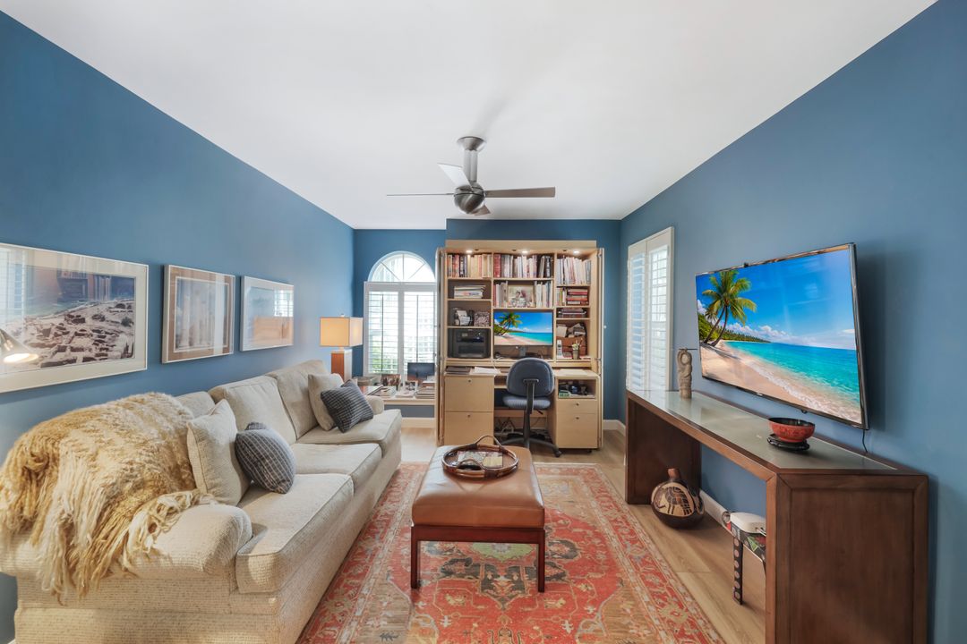 353 Carlton Pl, Naples, FL 34108