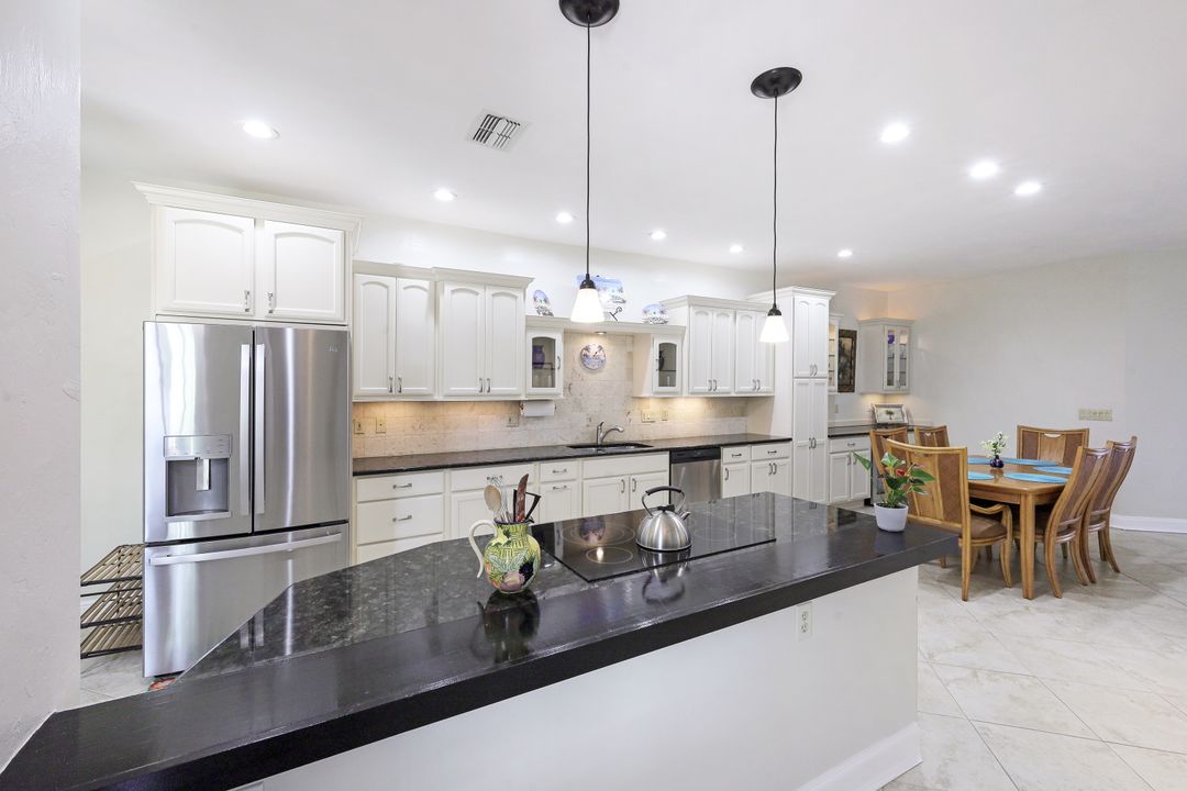 3411 Wildwood Lake Cir, Bonita Springs, FL 34134