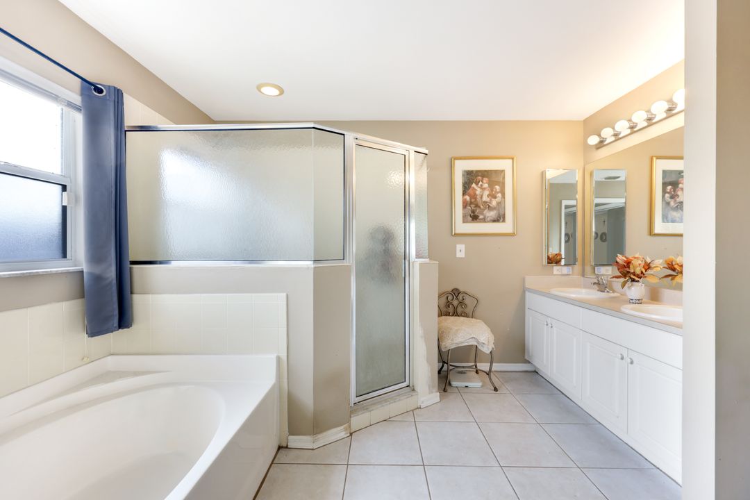 2427 NW 25th St, Cape Coral, FL 33993