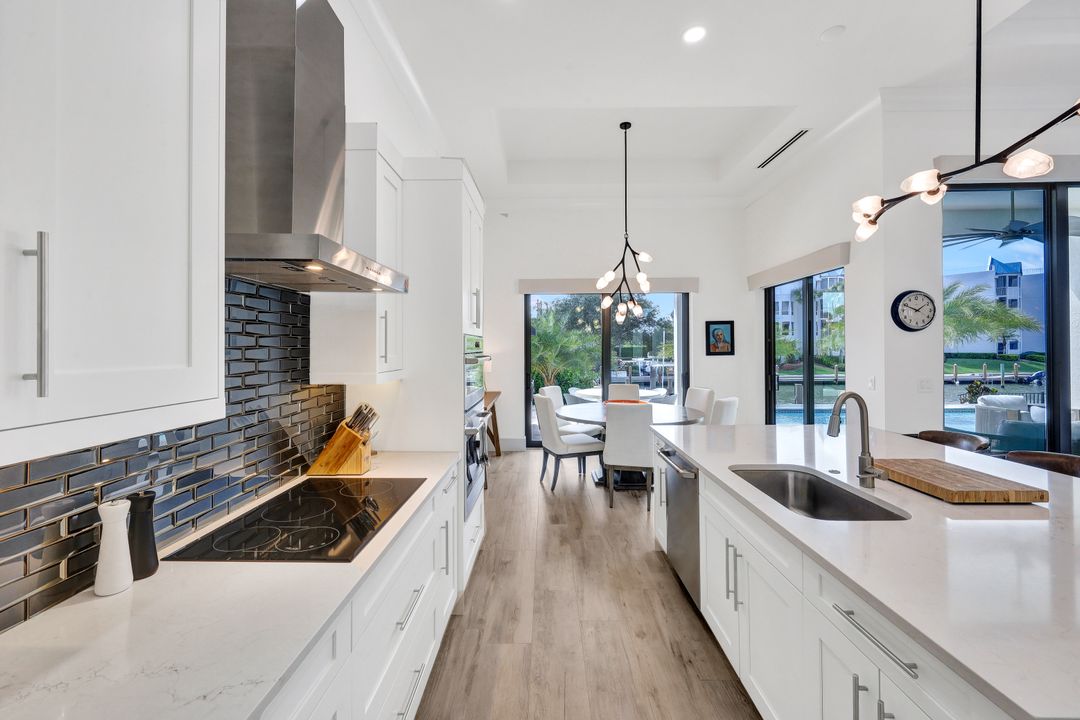 1200 Redwood Ct, Marco Island, FL 34145