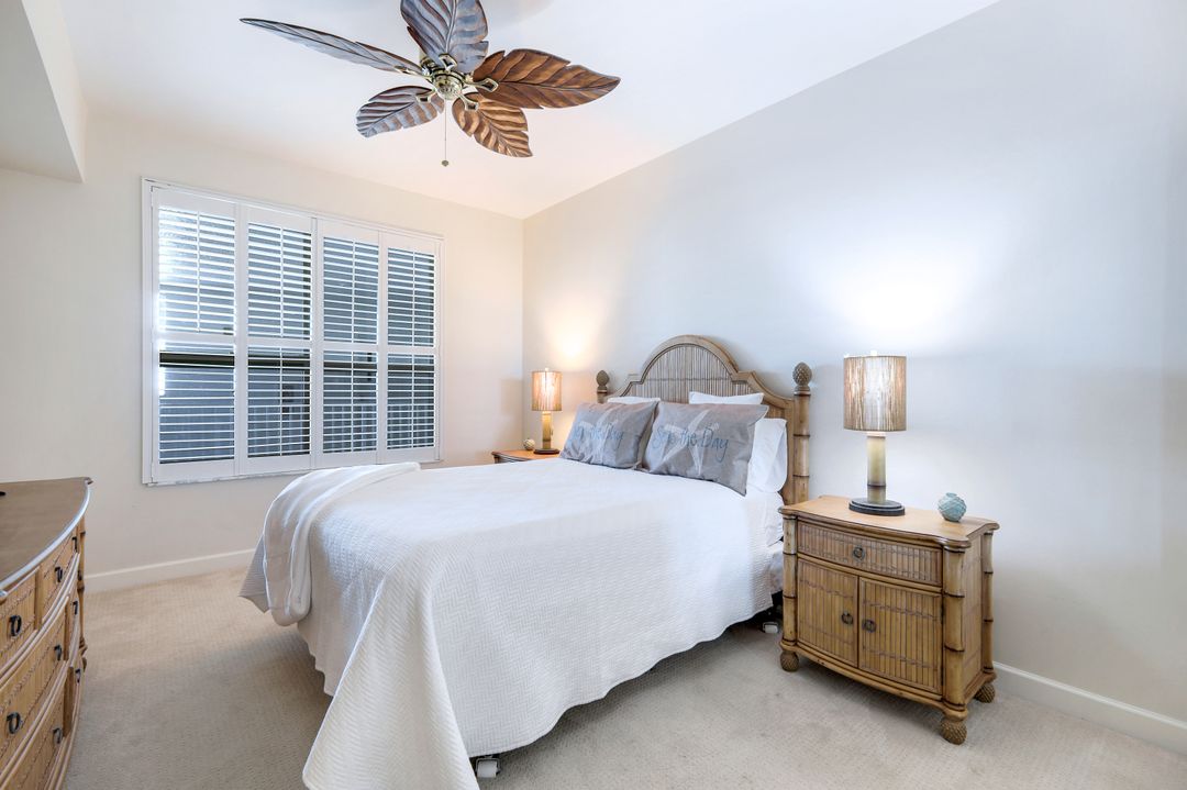 300 Dunes Blvd #PH05, Naples, FL 34110