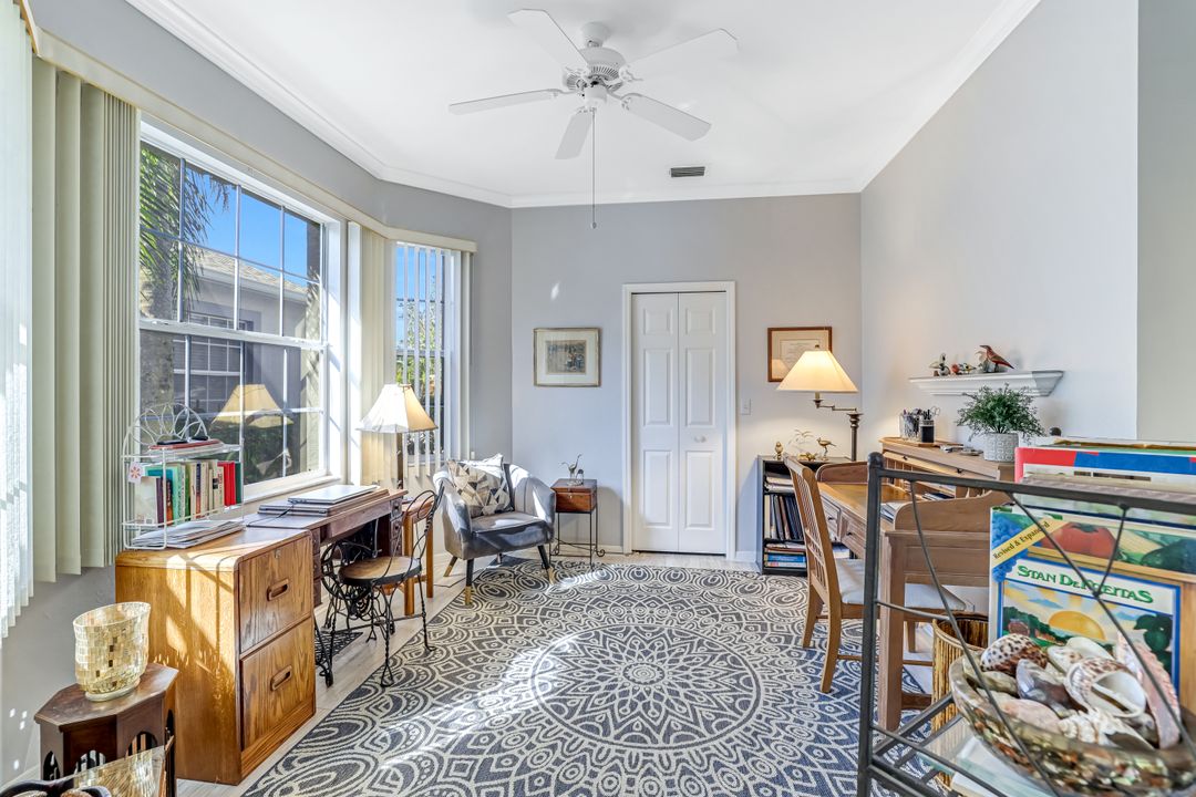 795 Crossfield Cir, Naples, FL 34104