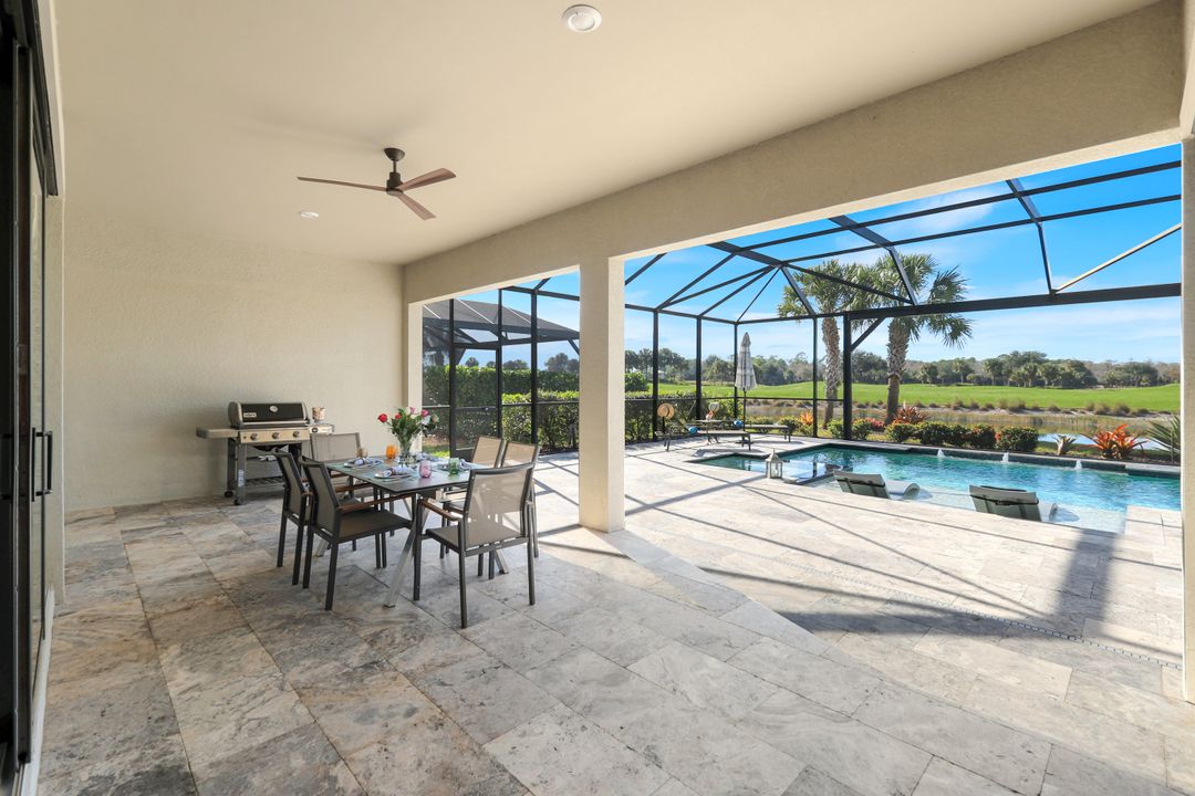 9428 Sanderling Ct, Naples, FL 34120