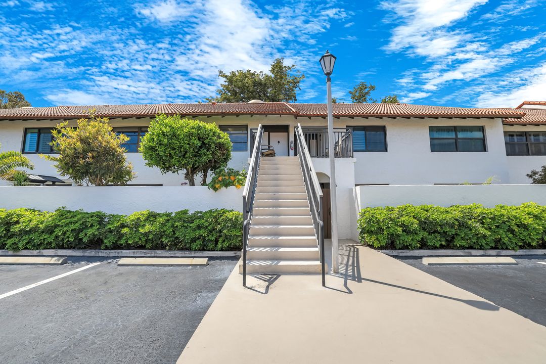 4092 Belair Ln #15, Naples, FL 34103