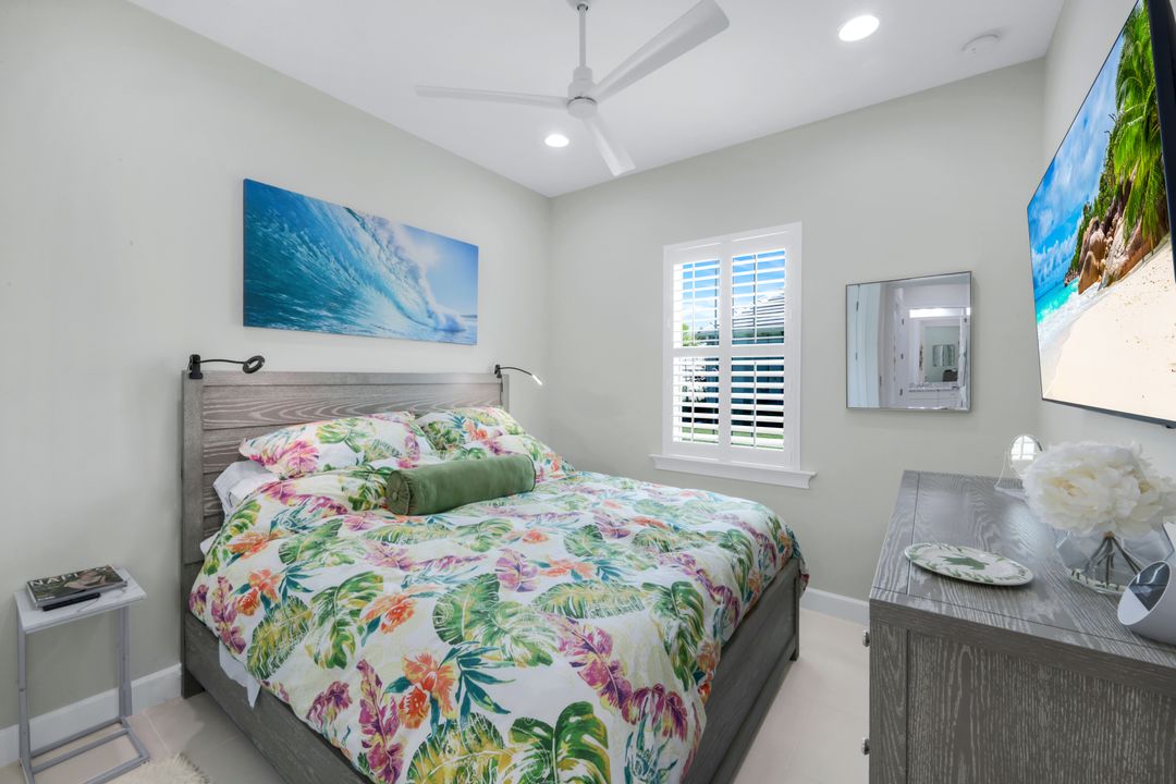 8852 Yucatan Ct, Naples, FL 34112