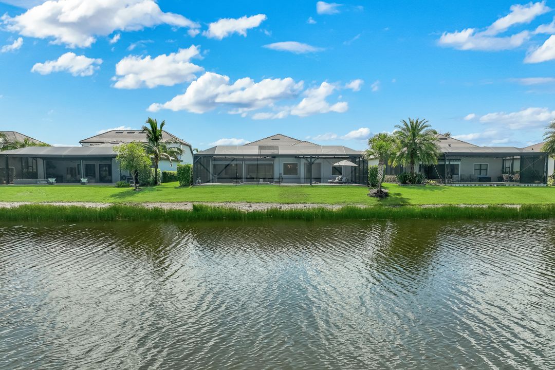 9577 Everglades Dr, Naples, FL 34120
