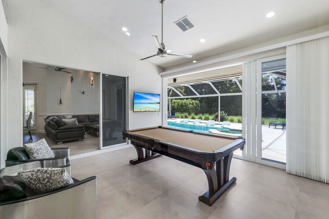 9245 The Ln, Naples, FL 34109