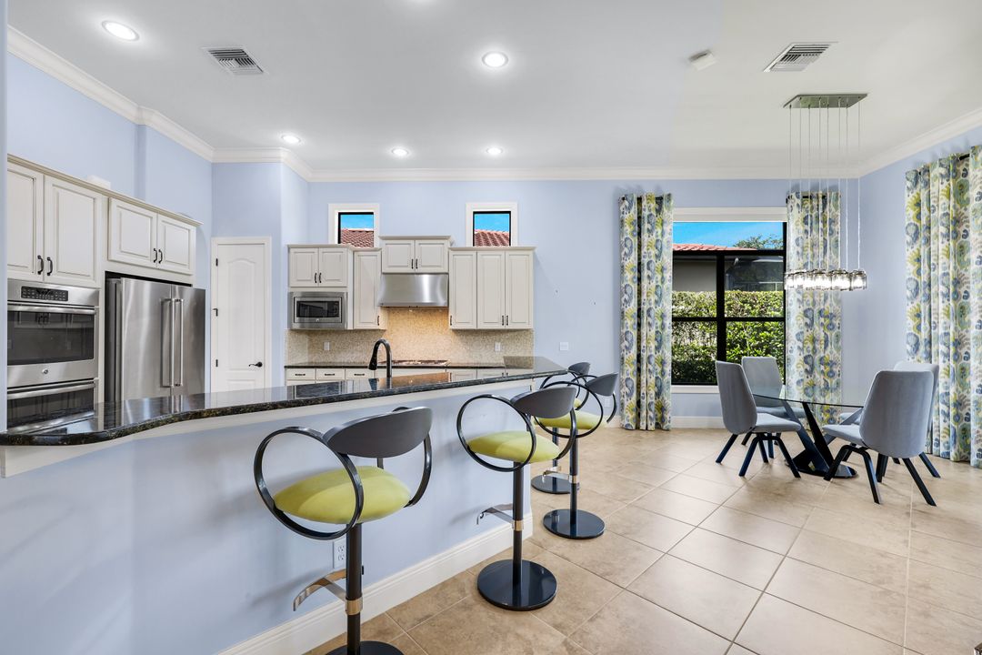 9461 Napoli Ln, Naples, FL 34113