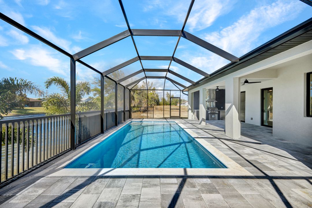 3210 SW 11th Pl, Cape Coral, FL 33914