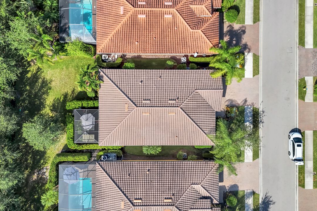 4244 Raffia Palm Cir, Naples, FL 34119
