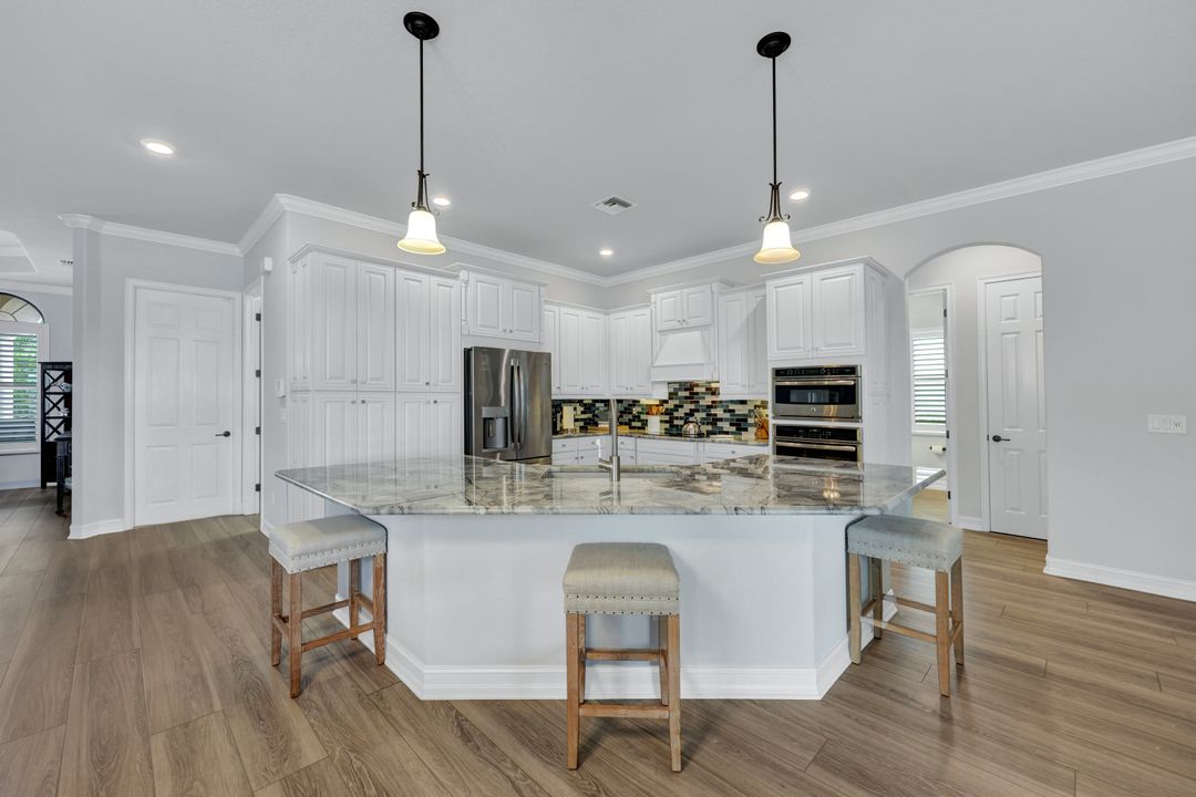 28613 Lisburn Ct, Bonita Springs, FL 34135