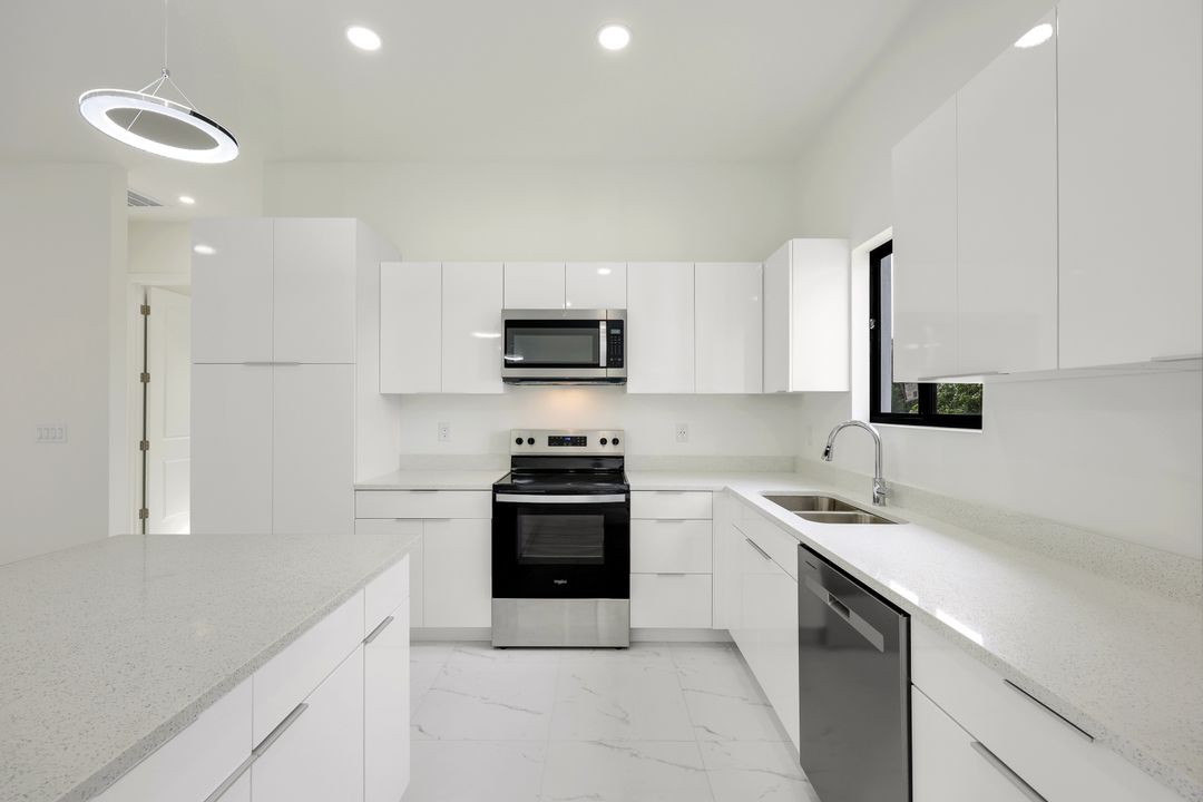 4138 NE 23rd Ave, Cape Coral, FL 33993