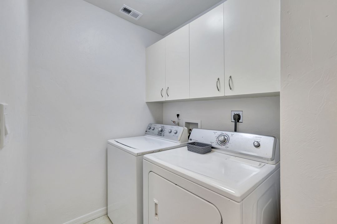 495 9th St SW, Naples, FL 34117