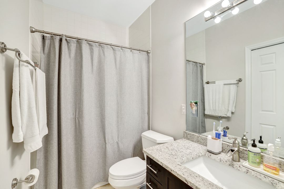 3625 Cottage Club Ln, Naples, FL 34105
