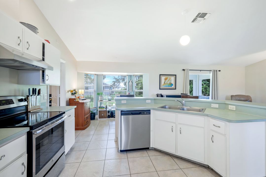 2127 SE 5th Pl, Cape Coral, FL 33990