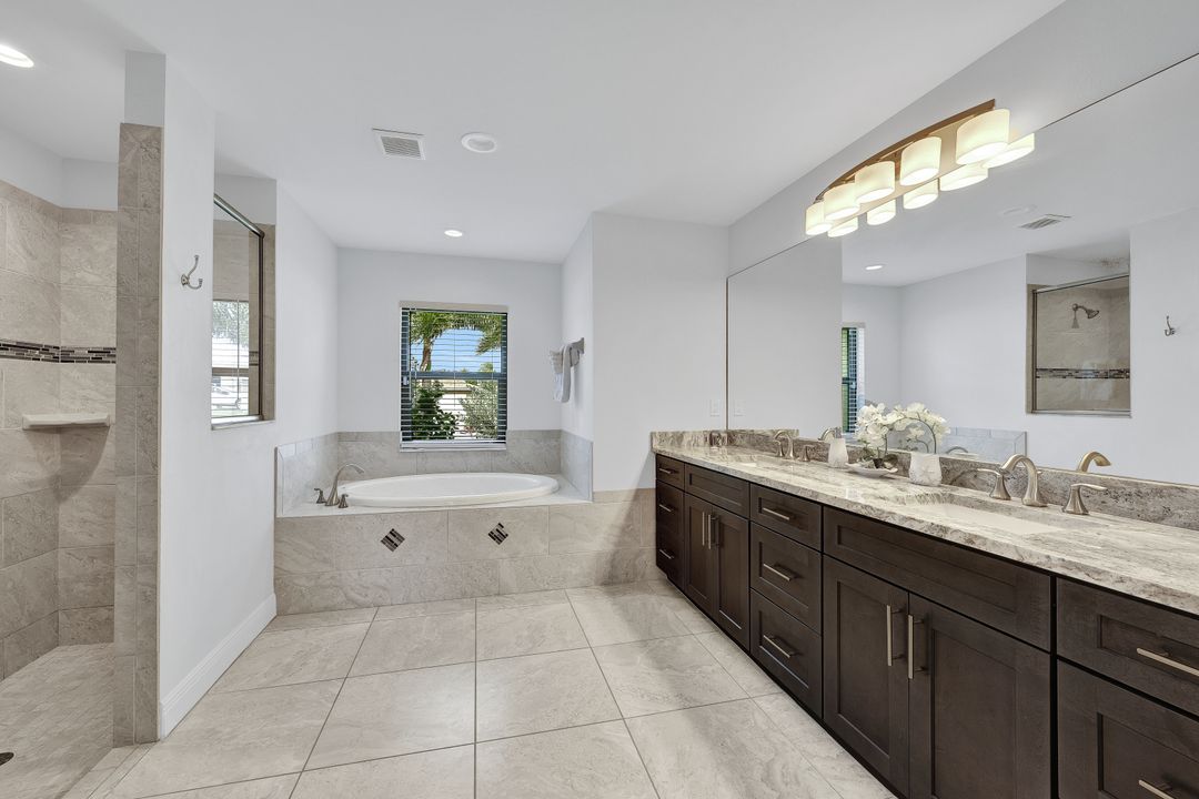 606 SE 4th St, Cape Coral, FL 33990