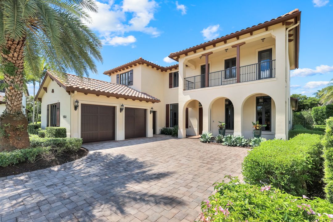 2351 Traditions Ct, Naples, FL 34105