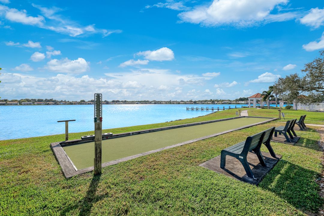 7818 Emerald Cir #103, Naples, FL 34109