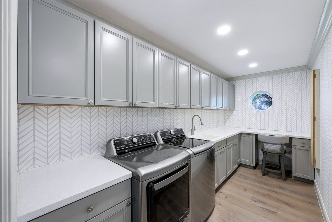 2209 Noble Ct, Naples, FL 34110