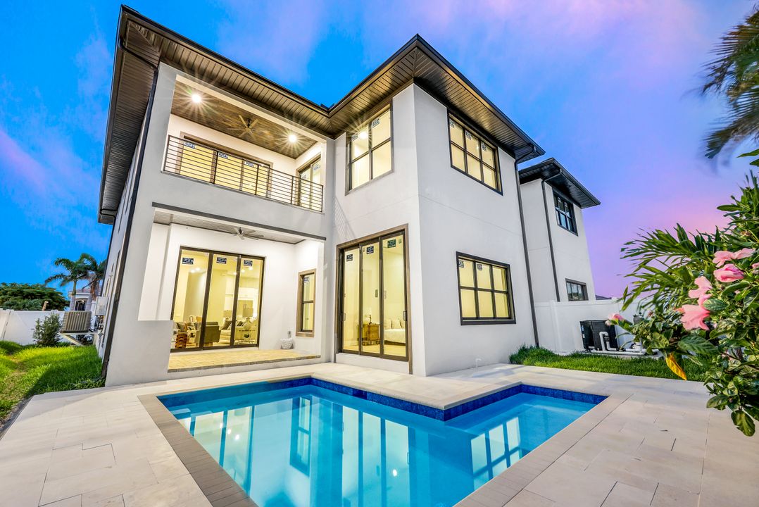 524 103rd Ave N, Naples, FL 34108