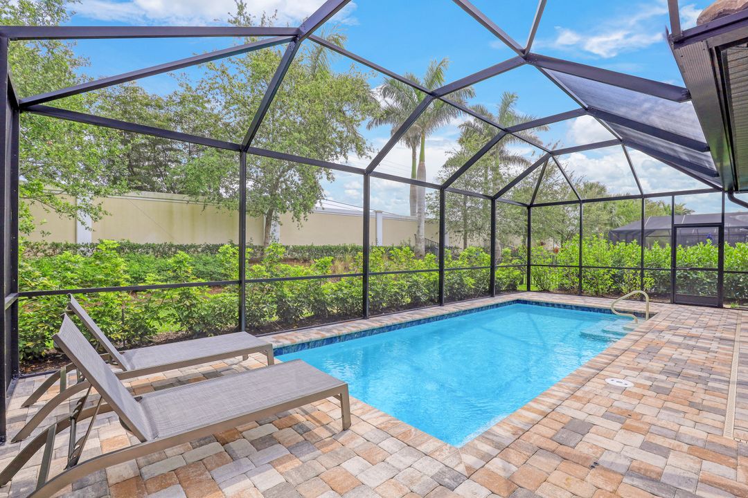 7266 Wilton Dr N, Naples, FL 34109