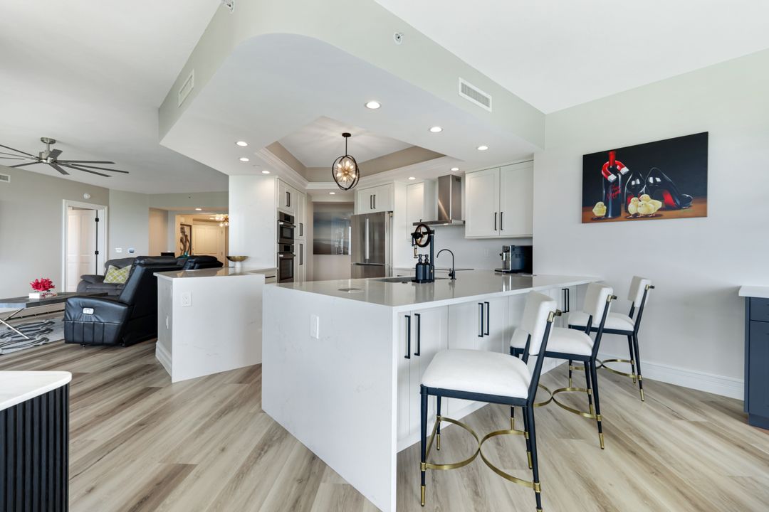 1060 Borghese Ln #902, Naples, FL 34114