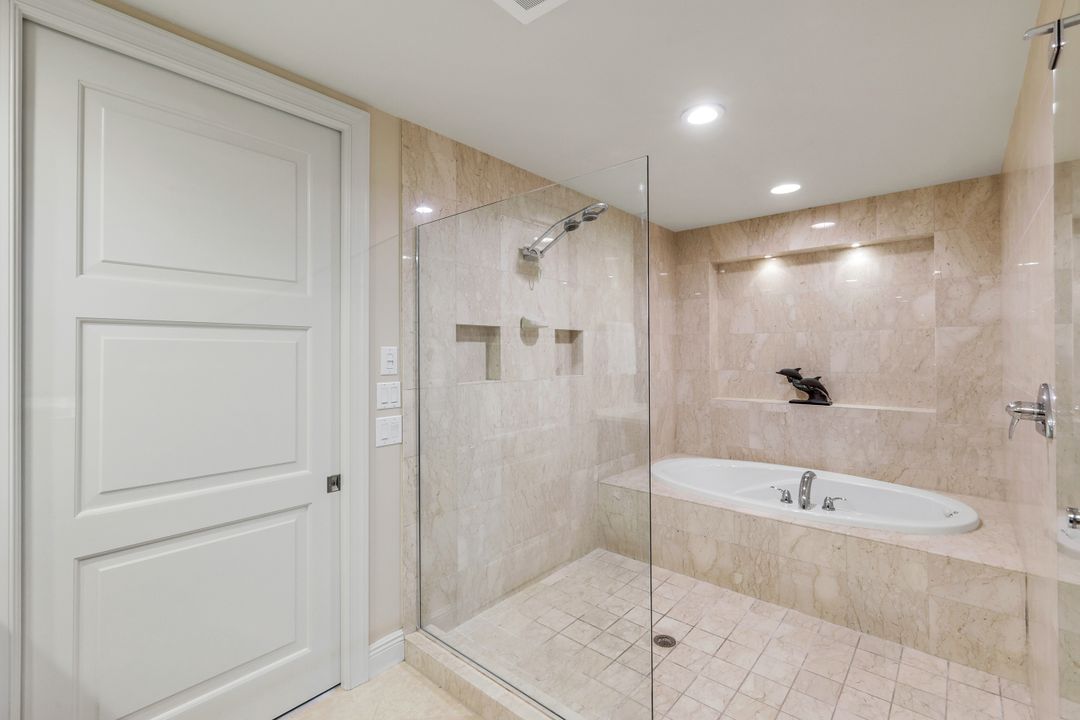 265 Indies Way #302, Naples, FL 34110