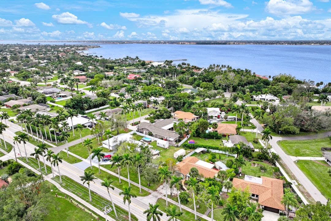 729 Dean Way, Fort Myers, FL 33919