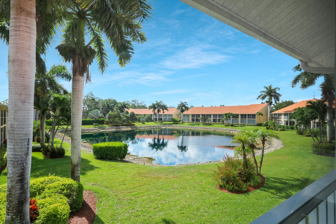 2395 Bayou Ln #4, Naples, FL 34112