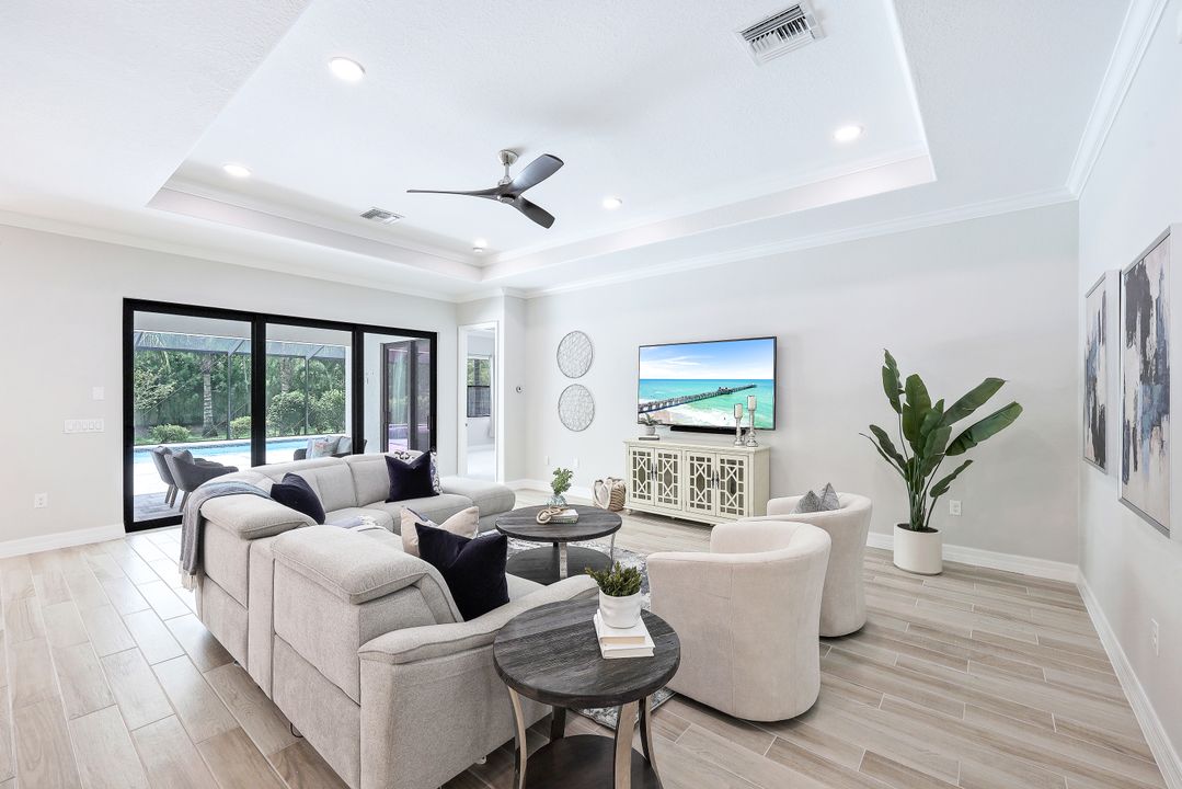 2130 Antigua Ln, Naples, FL 34120