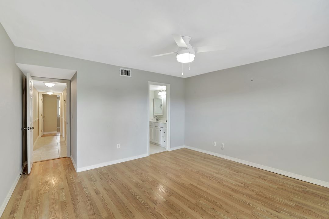 1051 Foxfire Ln #309, Naples, FL 34104