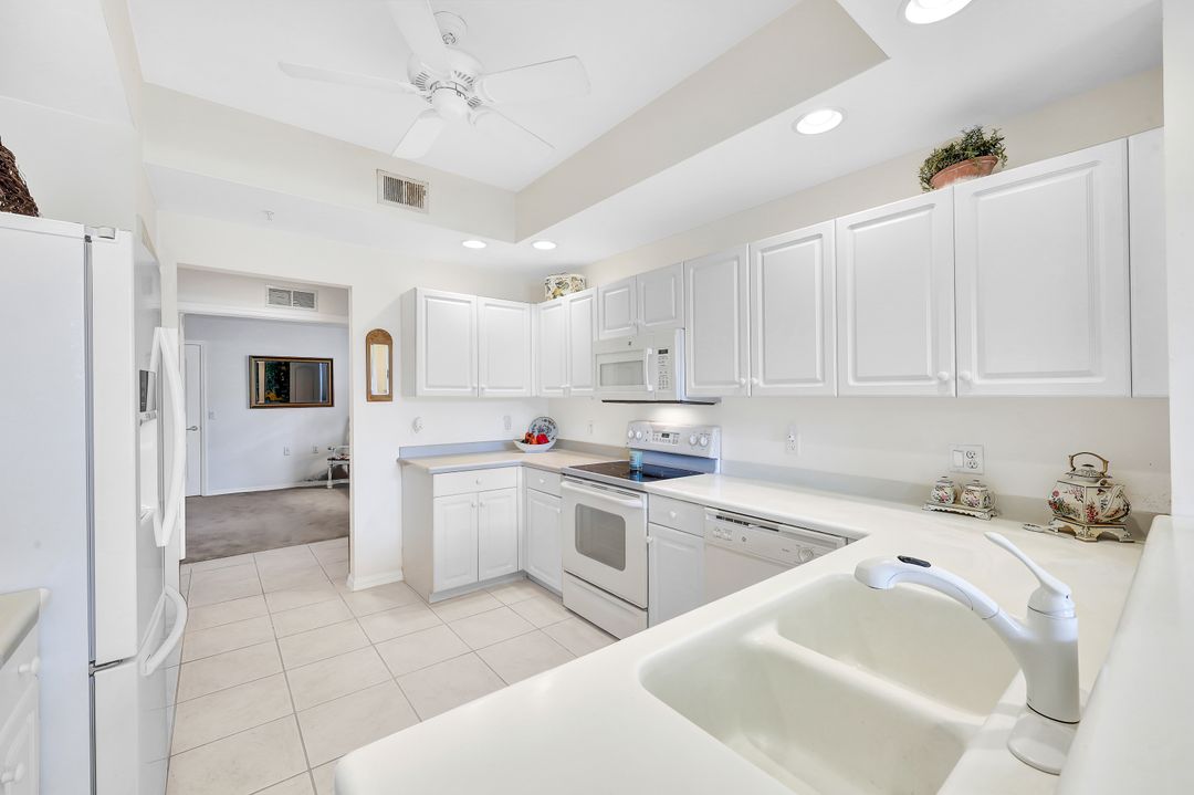 3415 Laurelgreens Ln S #101, Naples, FL 34119