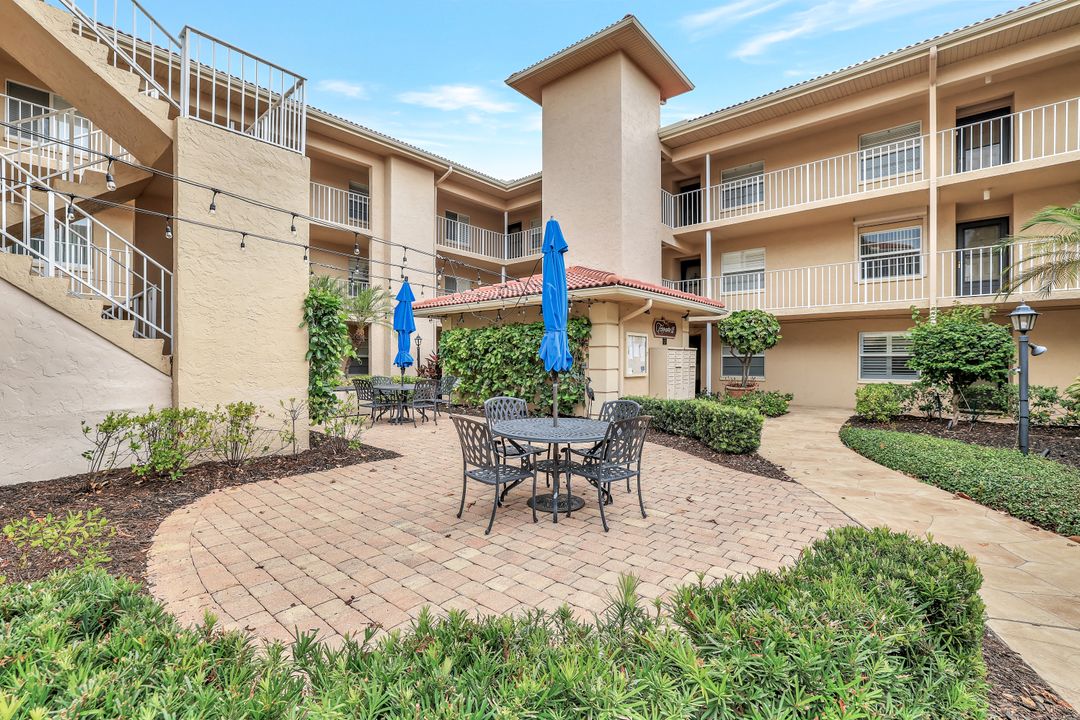 1051 Foxfire Ln #309, Naples, FL 34104