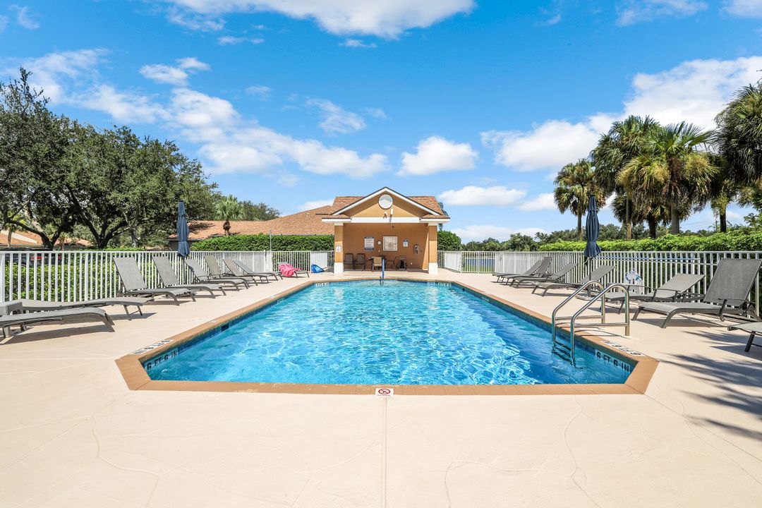 1725 Morning Sun Ln, Naples, FL 34119