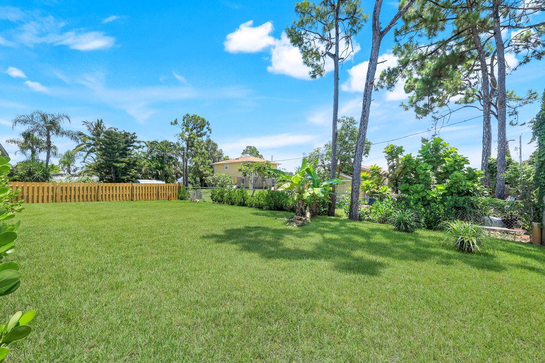 18209 Hawthorne Rd, Fort Myers, FL 33967