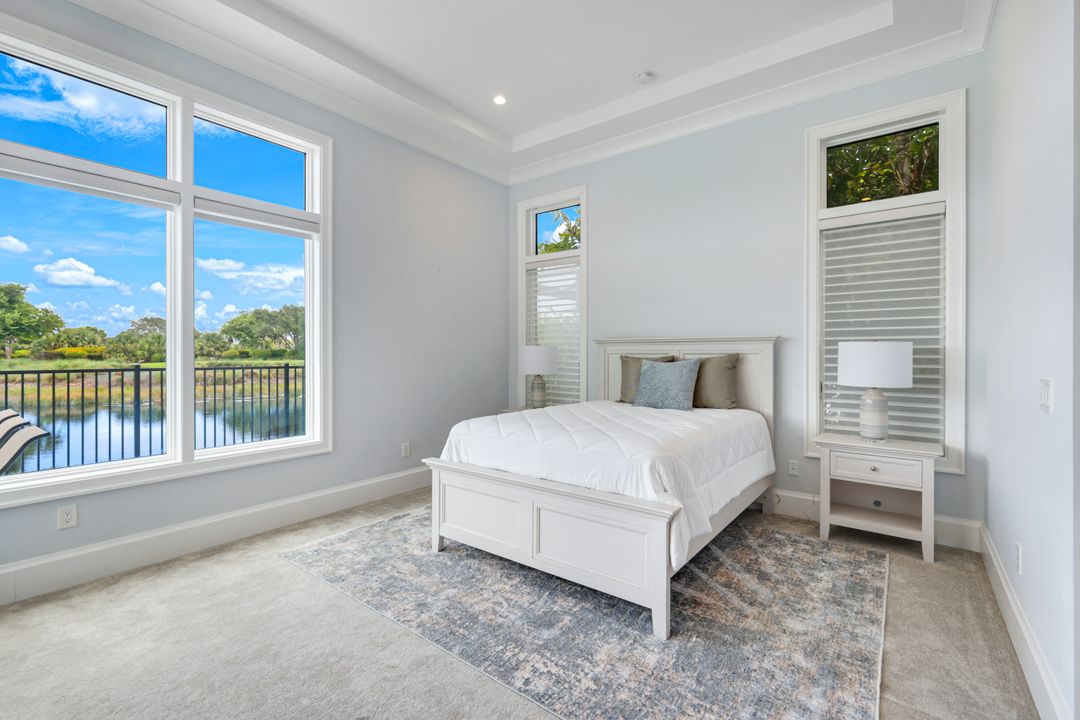9937 Montiano Dr, Naples, FL 34113