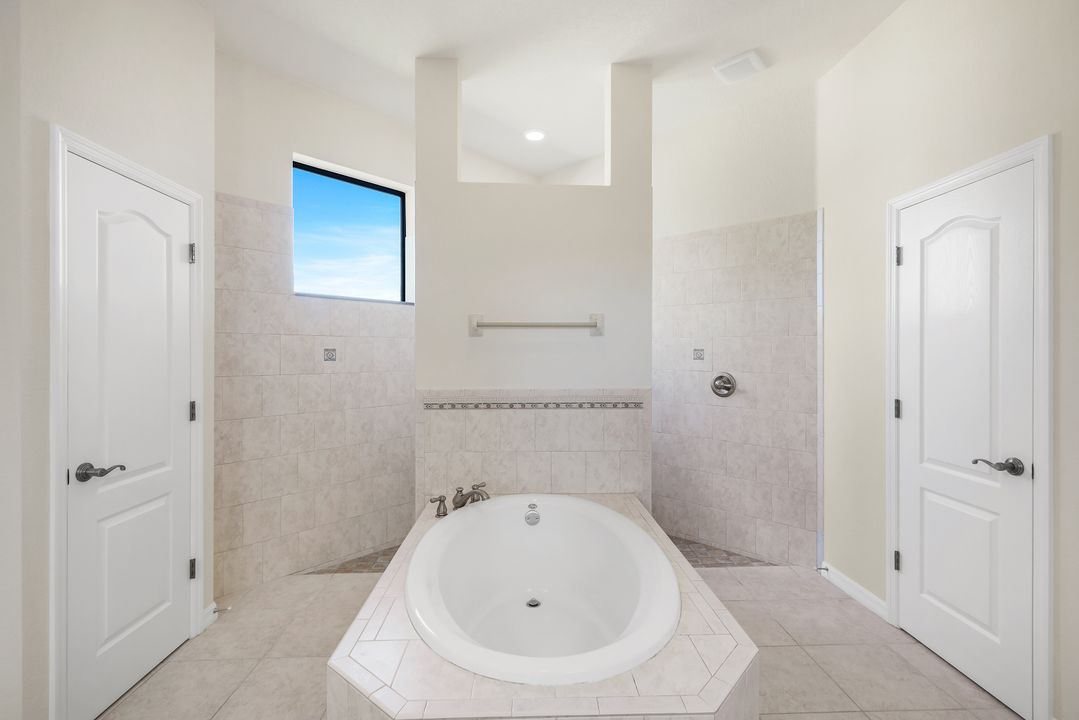 2832 SW 17th Ave, Cape Coral, FL 33914