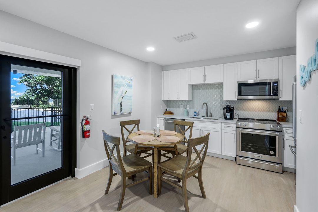 3399 Gulf Shore Blvd N #203, Naples, FL 34103