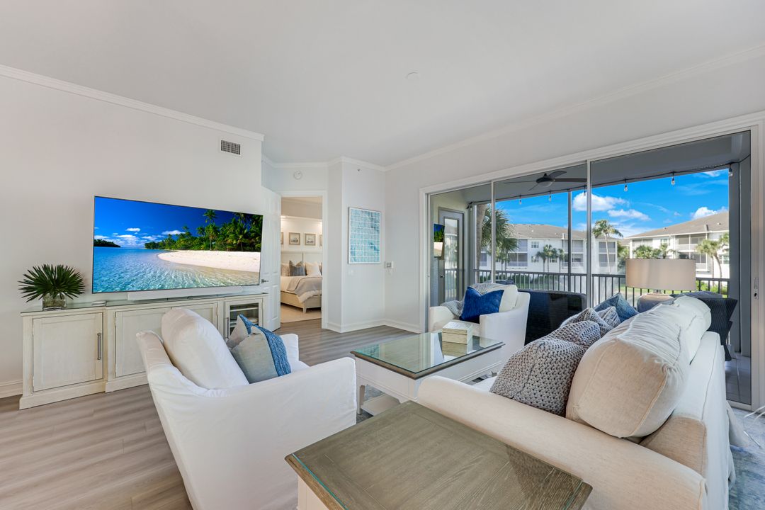 805 Bentwater Cir #104, Naples, FL 34108