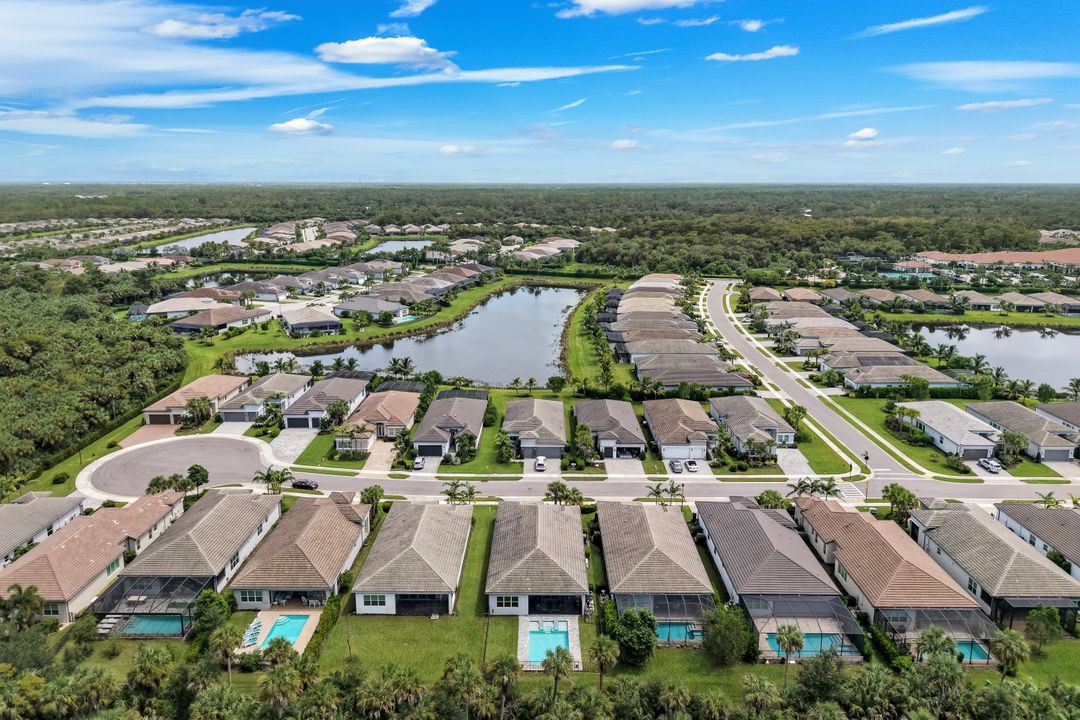 11855 Gardenia Ave, Naples, FL 34120