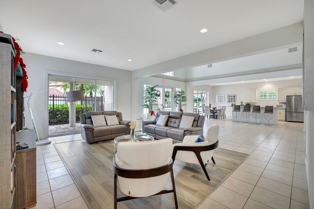 2540 Talon Ct #504, Naples, FL 34105