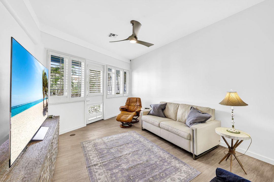 336 Seabreeze Dr, Marco Island, FL 34145