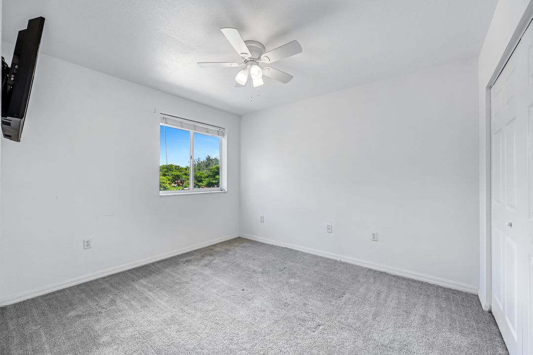 9820 Springlake Cir, Estero, FL 33928