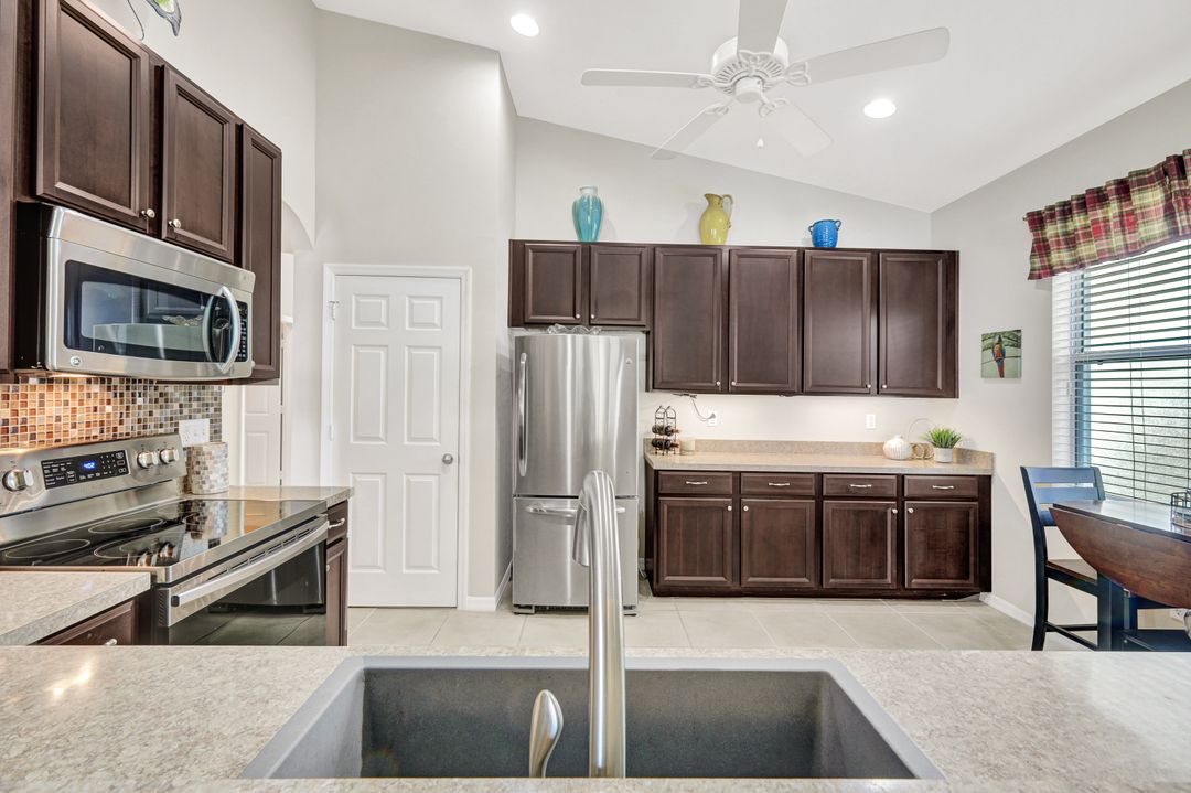 8627 Sumner Ave, Fort Myers, FL 33908