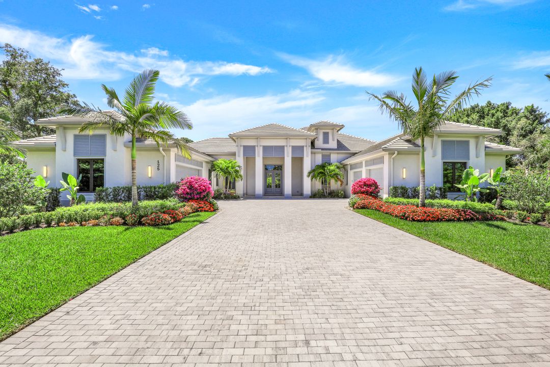 125 Caribbean Rd, Naples, FL 34108