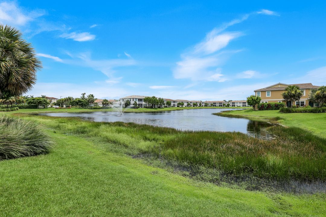 4563 Arboretum Cir #101, Naples, FL 34112