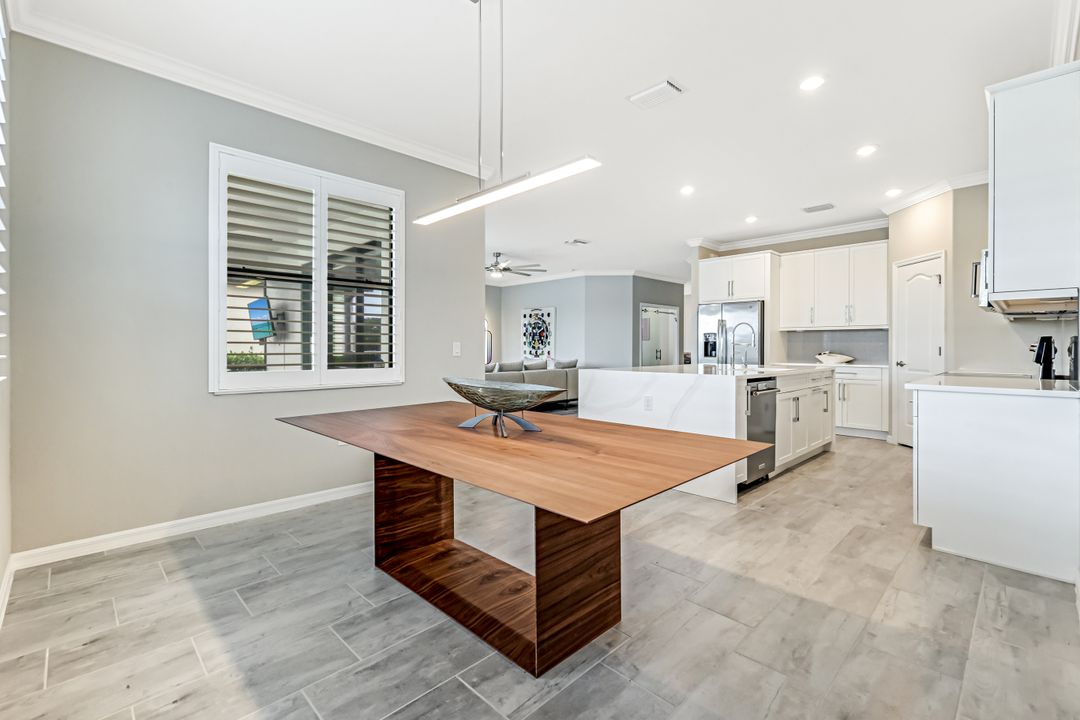 1603 Santiago Cir, Naples, FL 34113