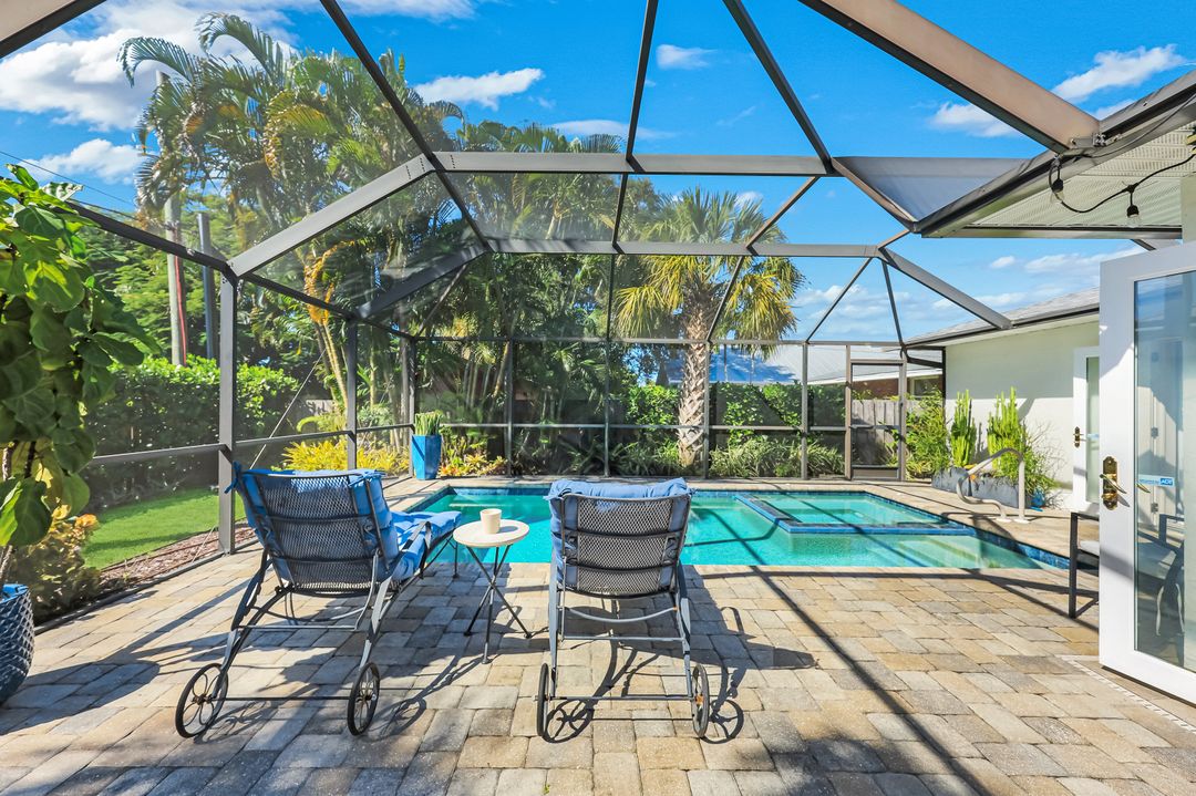768 96th Ave N, Naples, FL 34108