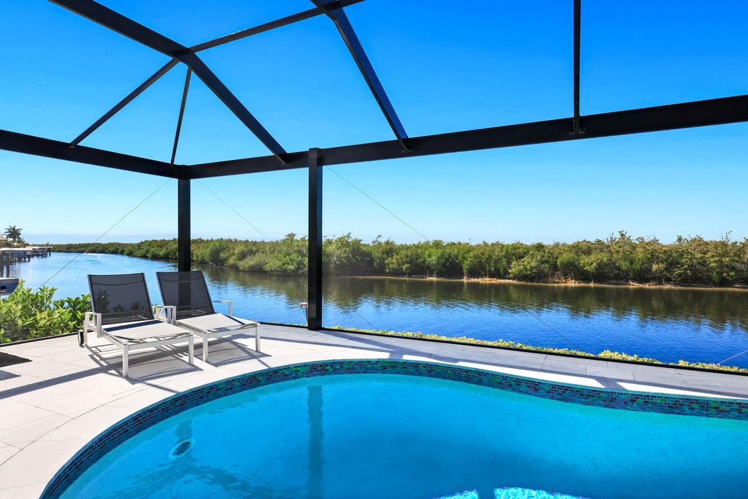 3624 Surfside Blvd, Cape Coral, FL 33914